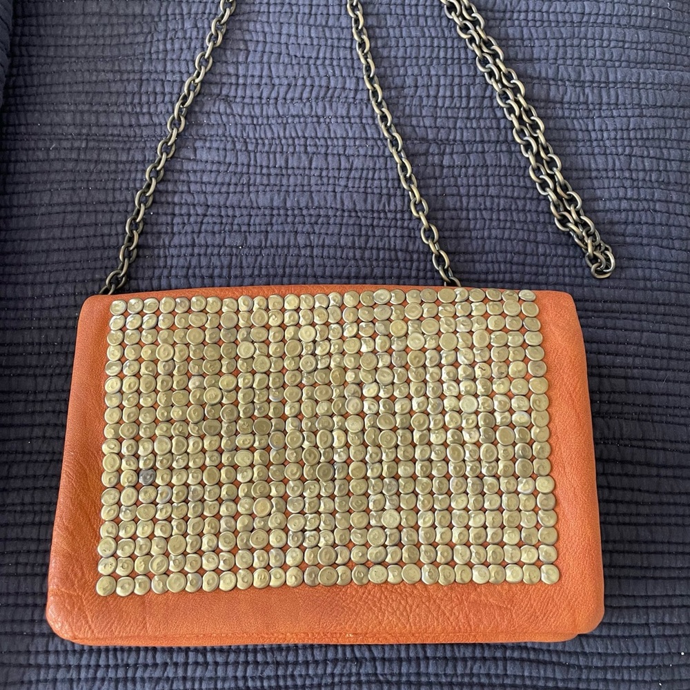 Cute gold and brown crossbody bag.